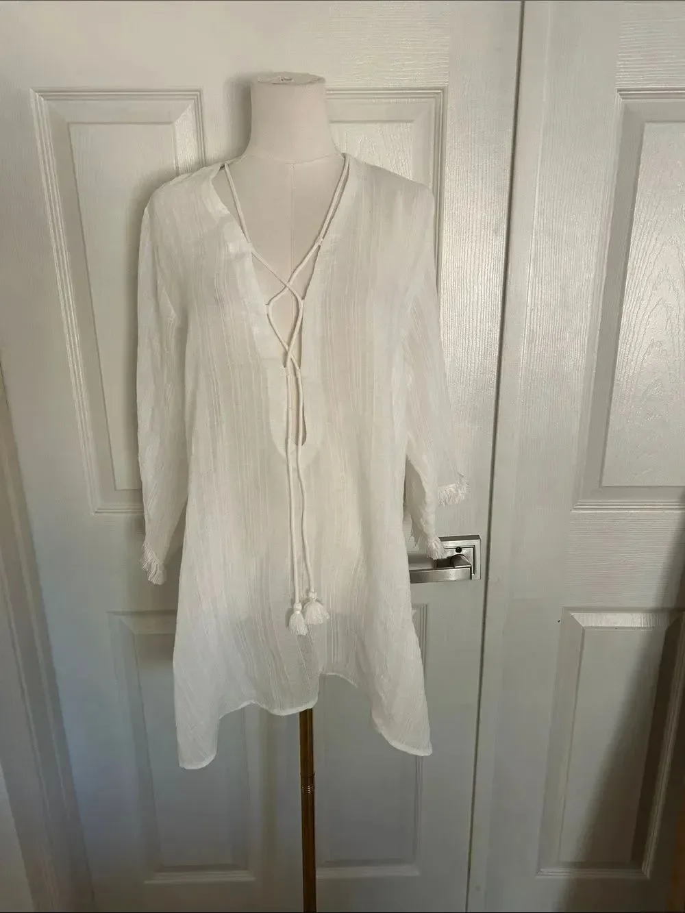 Robin Piccone NATALIE TUNIC, Color ECRU. Size Small, NWOT Display